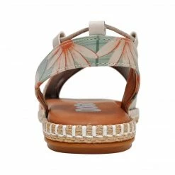 Diamond Heels Smell Like Love